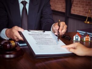 Navigating the Legal Maze: How a Burn Injury Lawyer Can Help You Reclaim Your Life